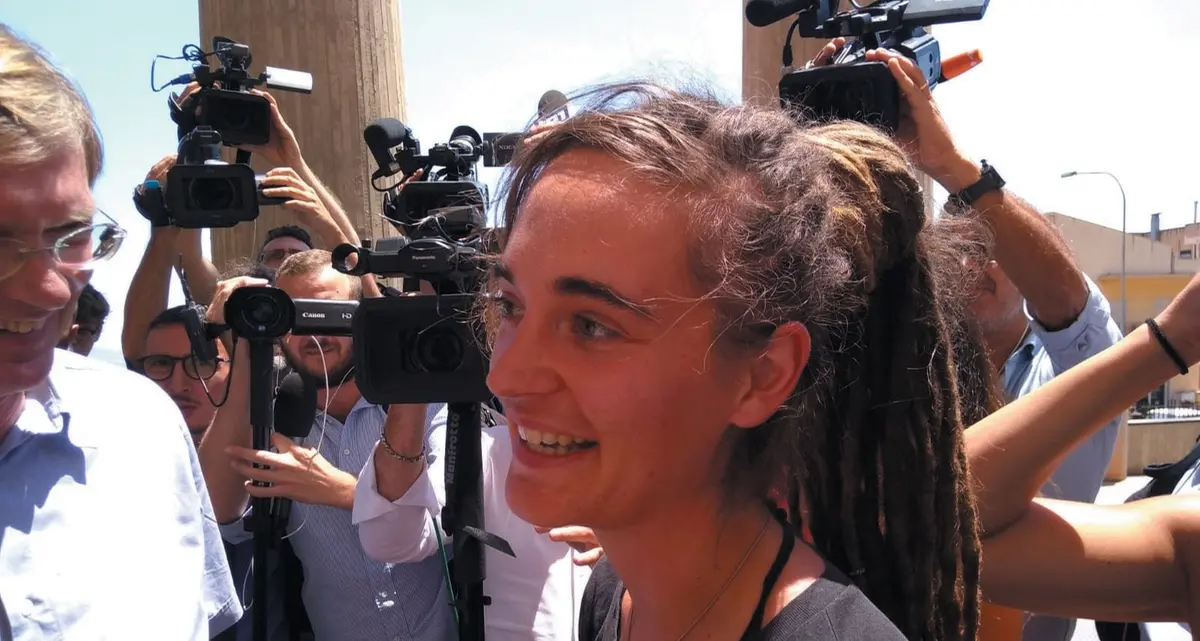 Rackete davanti ai pm: «L’Ue aiuti i profughi»