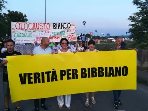 Così la bimba di Bibbiano denunciò i genitori: «Pronto carabinieri, mamma e papà mi hanno lasciata da sola...»