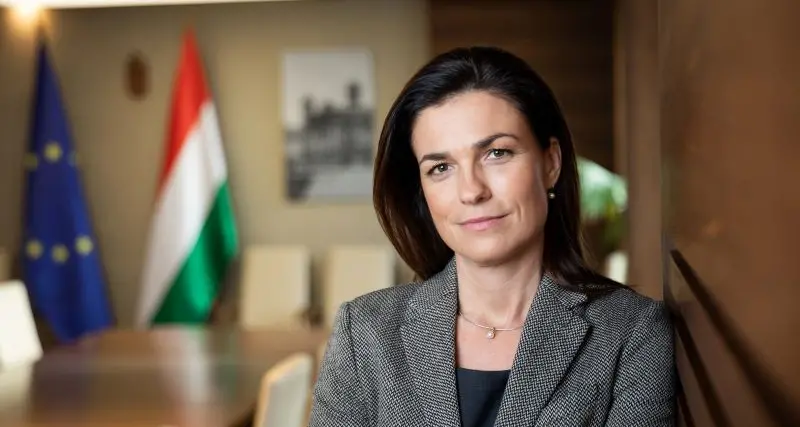 La ministra di Orban: «Ue vergognosa, la nostra legge non discrimina i gay ma protegge i bambini»