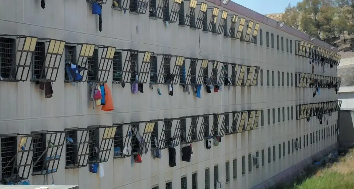 Agrigento, i detenuti denunciano: maltrattamenti stile Guantanamo