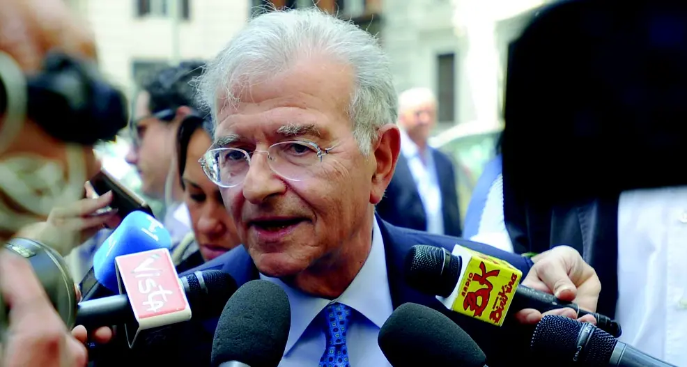 Cicchitto: «Di Maio imita Andreotti, Salvini vince con la paura e da Renzi solo autogol»