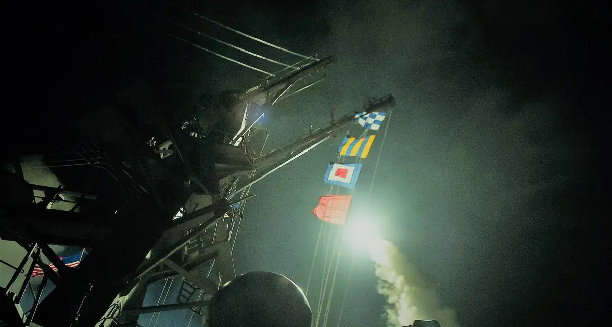 Trump colpisce la Siria: 59 missili sulla base del raid chimico