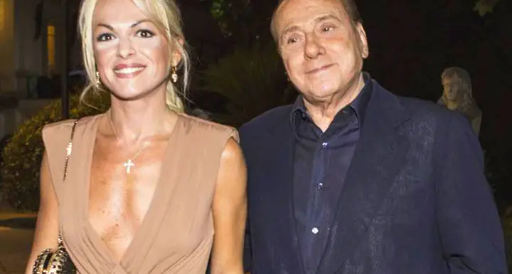 Tra il Cav e Pascale è rottura. Ma la notizia arriva da Fi