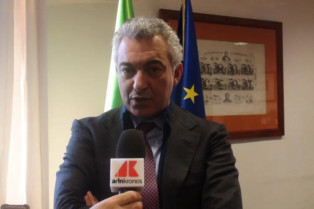 Domenico Arcuri assicura che ci saranno mascherine per tutti gli italiani