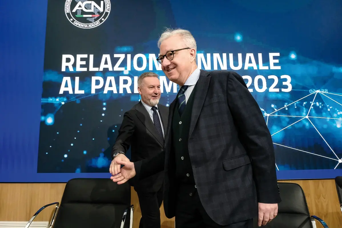 Il Presidente Copasir Lorenzo Guerini , il Sottosegretario alla Presidenza del Consiglio, Alfredo Mantovano, alla conferenza stampa di presentazione della Relazione annuale al Parlamento dell\\'Agenzia per la Cybersicurezza Nazionale (ACN), Presidenza del Consiglio dei Ministri, Palazzo Chigi a Roma, Mercoled\\u00EC, 24 Aprile 2024 (foto Mauro Scrobogna / LaPresse) Copasir president Lorenzo Guerini on occasion of the the Undersecretary to the Presidency of the Council, Alfredo Mantovano, on occasion of the press conference to present the annual report to Parliament of the National Cybersecurity Agency (ACN), Presidency of the Council of Ministers, Palazzo Chigi in Rome, Wednesday, April 24, 2024 (foto by Mauro Scrobogna / LaPresse) , LAPRESSE