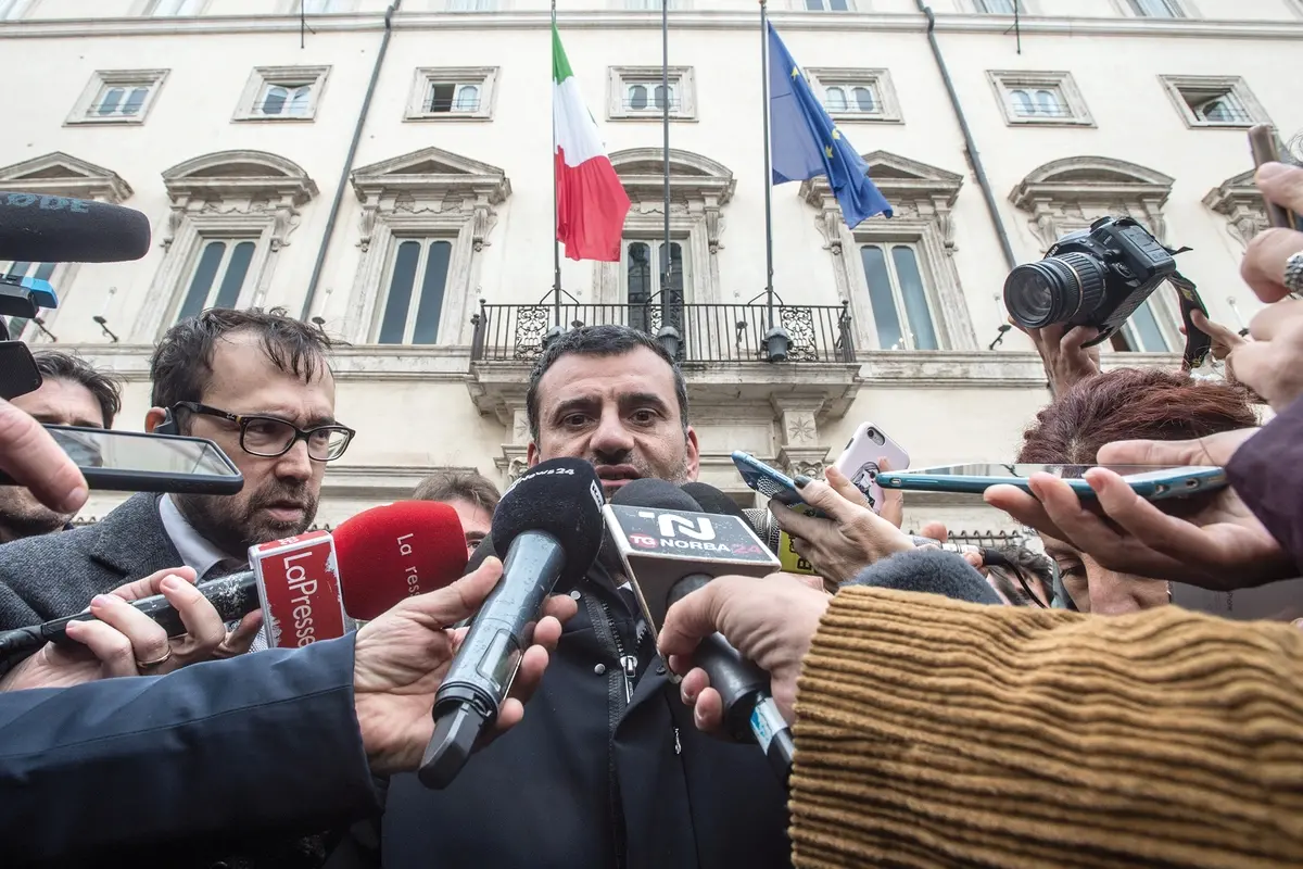 Foto Valerio Portelli/LaPresse 27-11-2019 Roma, Italia Palazzo Chigi - Incontro ta Giuseppe conte ed una delegazione di Sindaci Politica Nella Foto: Antonio Decaro Photo Valerio Portelli/LaPresse 27 November 2019 Rome,Italy Palazzo Chigi - Meeting between Giuseppe Conte and a delegation of Mayors Politics In the pic: Antonio Decaro , LAPRESSE