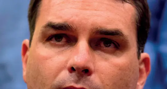 Brasile, tregua per Bolsonaro: sospesa l’inchiesta sul figlio Flavio