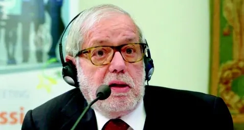 Il via libera di Flick: «Doveroso tutelare i professionisti»