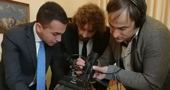 Tutti i parlamentari si tagliano lo stipendio: non solo i 5 stelle