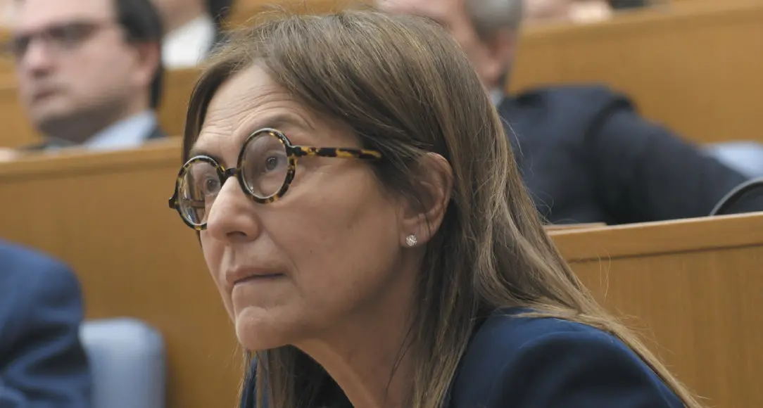 «Via il requisito dell’esercizio continuo della professione per essere iscritti all’albo»