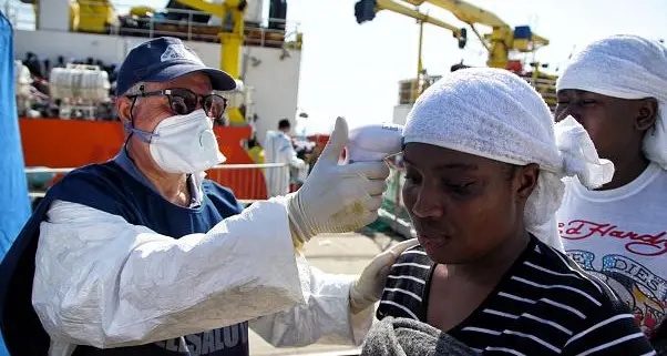 Torna la caccia all’untore straniero e le insostenibili “navi quarantena”