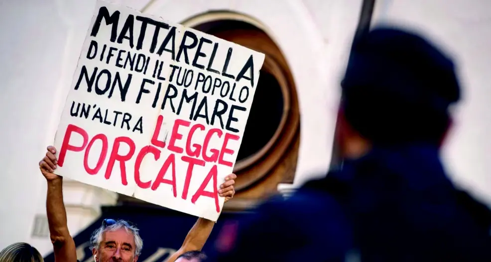 Grillo, D’Alema e Napolitano, l’asse contro Gentiloni