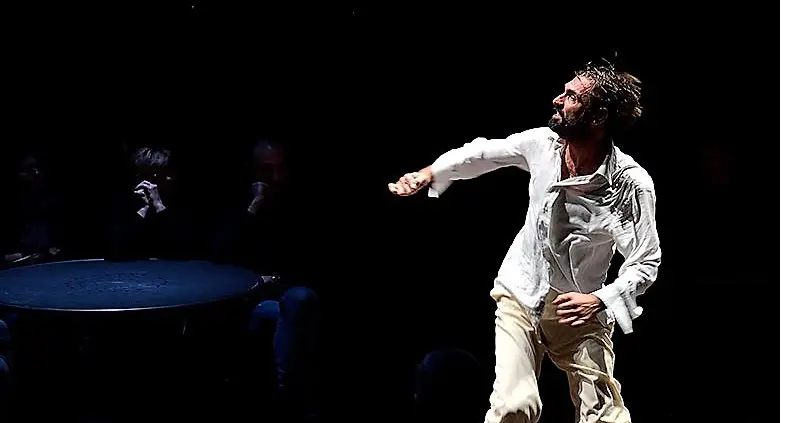 Fabrizio Gifuni nella carne viva di Camus (e non solo)