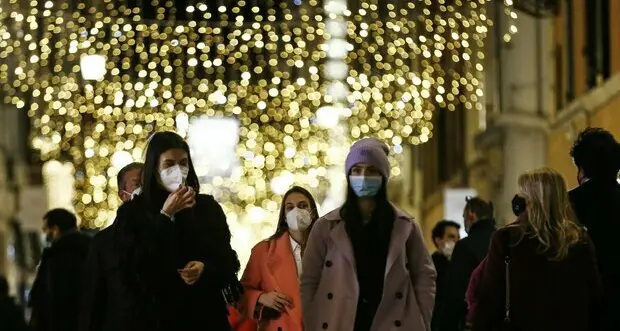 L'Italia tentata dalla linea dura di Merkel: a Natale sarà zona rossa ovunque?