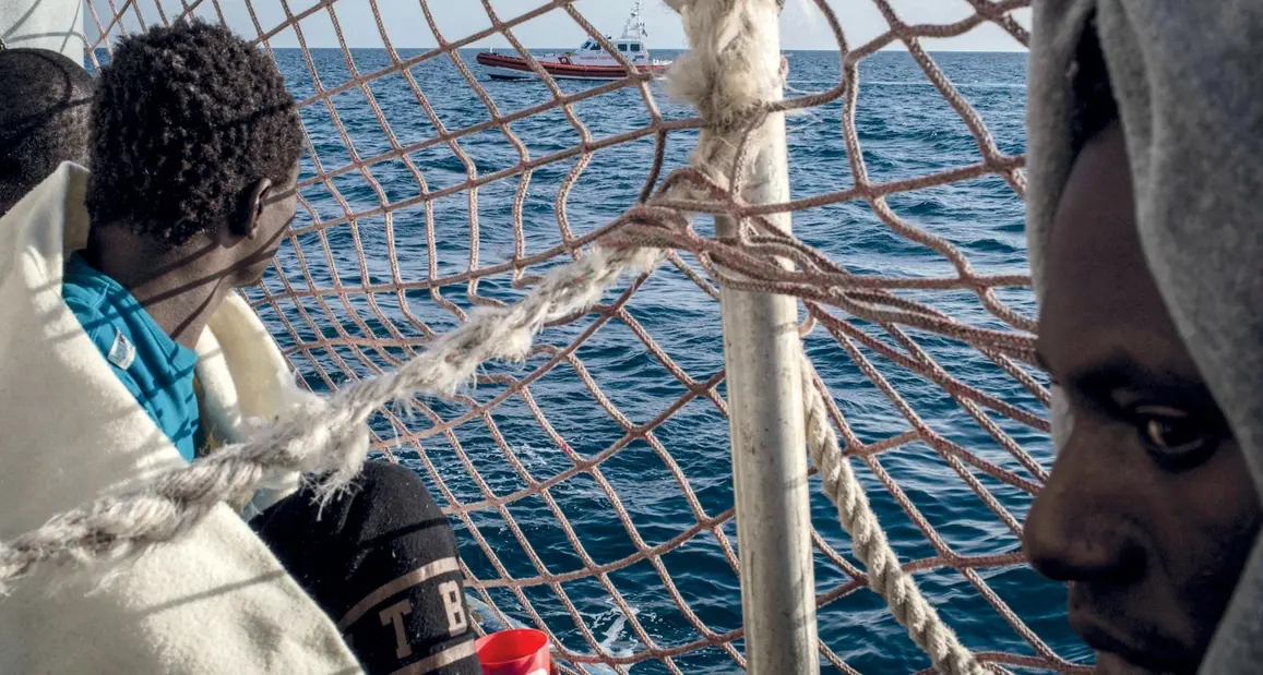 La Sea Watch alla deriva, ora è lite Viminale- vescovi