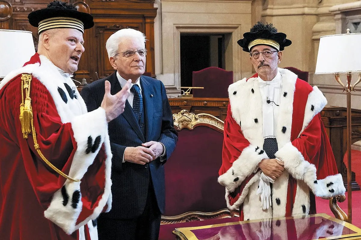 Il primo presidente della Cassazione Giovanni Mammone, il presidente della Repubblica Sergio Mattarella e il pg Giovanni Salvi prima della cerimonia inaugurale dell\\'anno giudiziario, celebrata ieri presso la Suprema corte