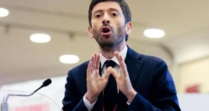 Covid, il no di Speranza alla linea morbida: «Serve massimo rigore»