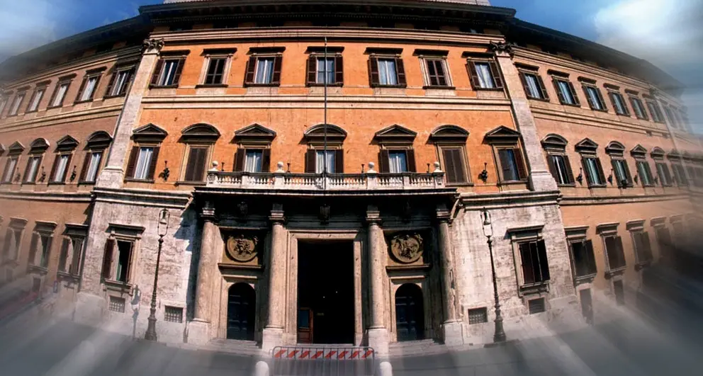 Paradosso Italia il bipolarismo c’è i poli invece no