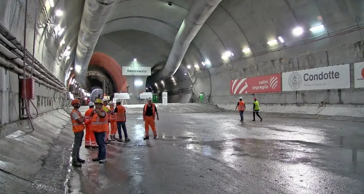 Terzo Valico, la \"minaccia\" agli operai: «Tornate sui cantieri o perderete il lavoro»