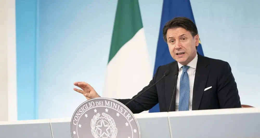 Autostrade, la linea dura di Conte: applausi dei 5Stelle. Ma Atlantia: \"Rischio default\"