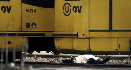 Spari alla cieca sul tram: morti e feriti a Utrecht La polizia: «Terrorismo»
