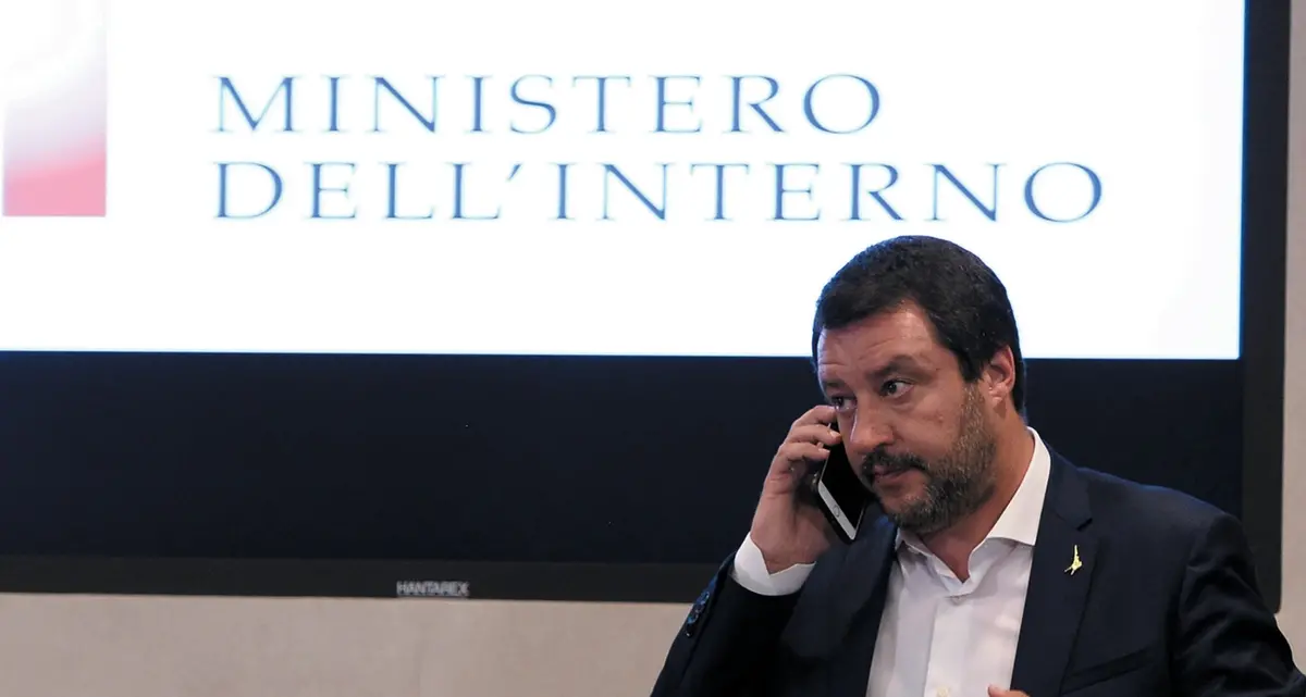 Il piano di Salvini: mollare Siri per colpire i 5Stelle