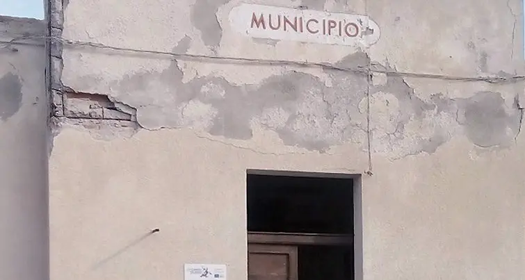 Vince le cause per il Comune ma non la paga nessuno... nemmeno i commissari prefettizi