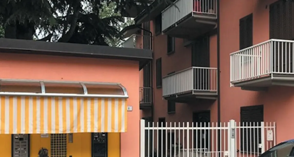 Il tabaccaio sparò un colpo dal balcone centrando il cuore