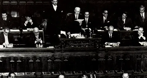 Saragat e Pertini lasciarono la presidenza, Fini invece no. E Grasso?