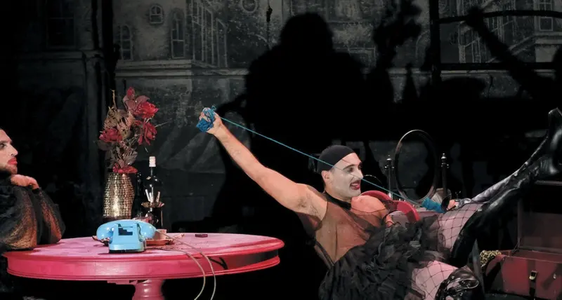 “Le cinque rose di Jennifer”, solitudine e dolore di una creatura divina e disperata