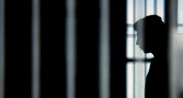 “Non è punibile il padre che evade dai domiciliari entro le 12 ore”