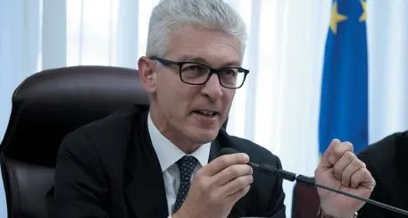 Morra vuole gli avvocati col “bollino etico”. Zanettin: no a schedature