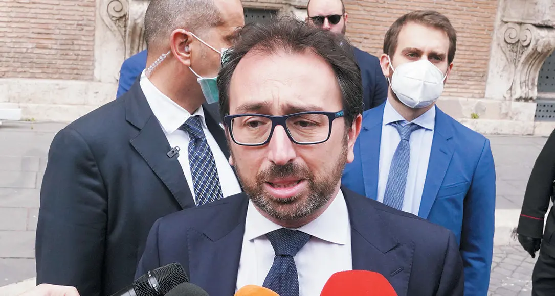 Il piano di Bonafede: per riformare il Csm si deve partire dai laici