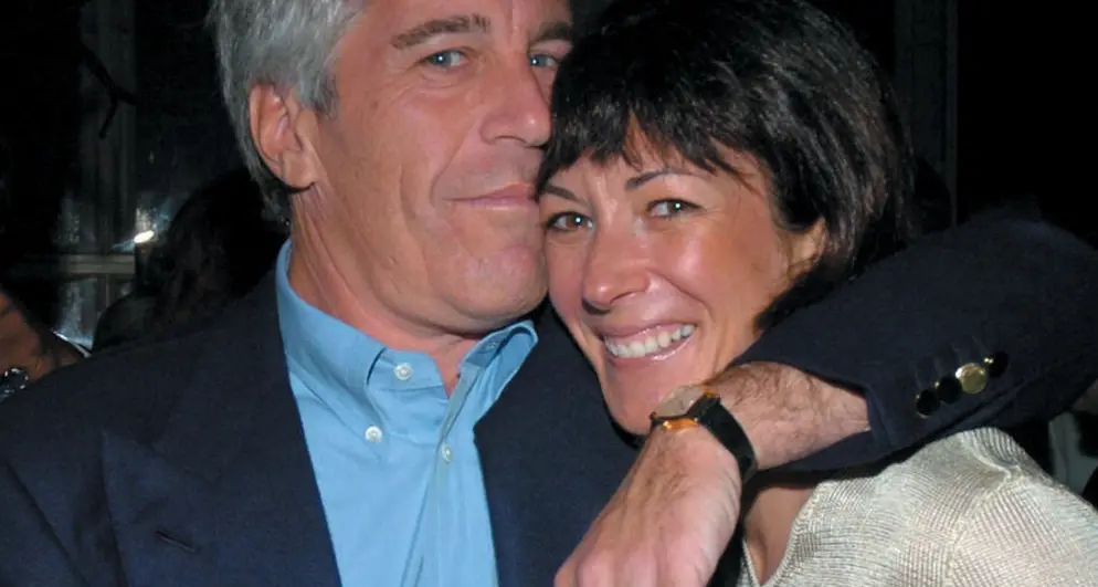 Caso Epstein, trovata e fotografata a Los Angeles Ghislaine Maxwell