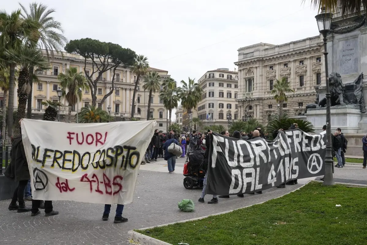 Manifestazione sotto la Cassazione in favore di Alfredo Cospito