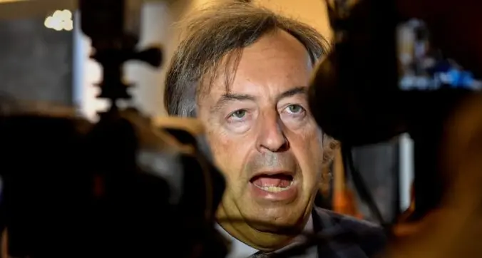 Burioni: \"seguire le regole o sarà catastrofe\"