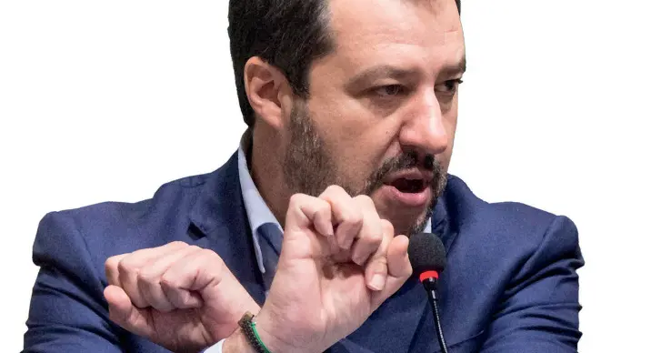 Caso Gregoretti, Conte e Di Maio mollano Matteo. Lui: «Squallidi non ho paura»
