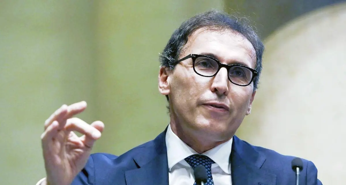 Boccia ai governatori: «Il passaporto sanitario? Incostituzionale. Se si riapre, si riapre per tutti»