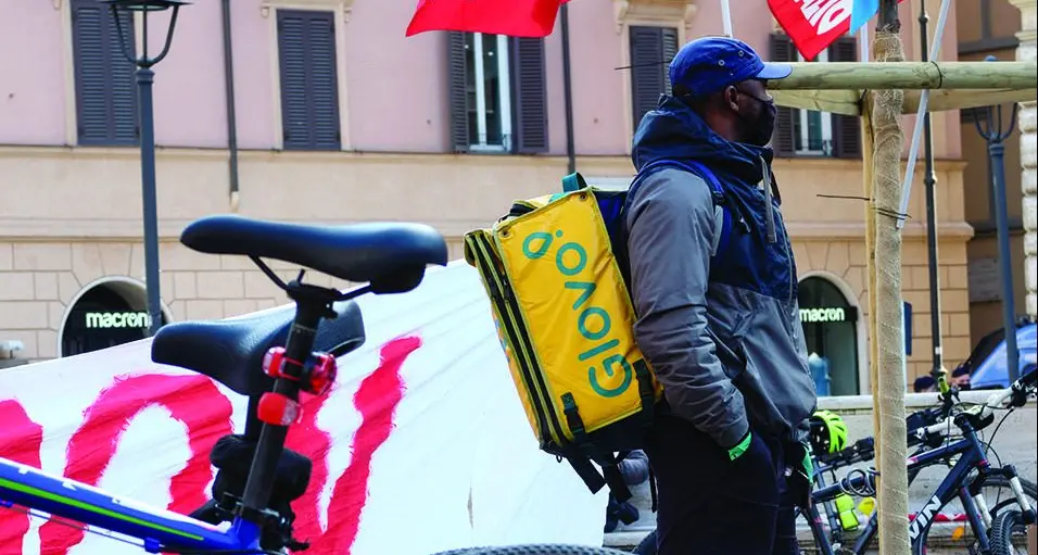 «Più regole e controlli solo così si evita il caporalato digitale»