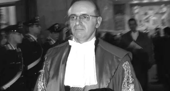 Idee contro interessi di casta