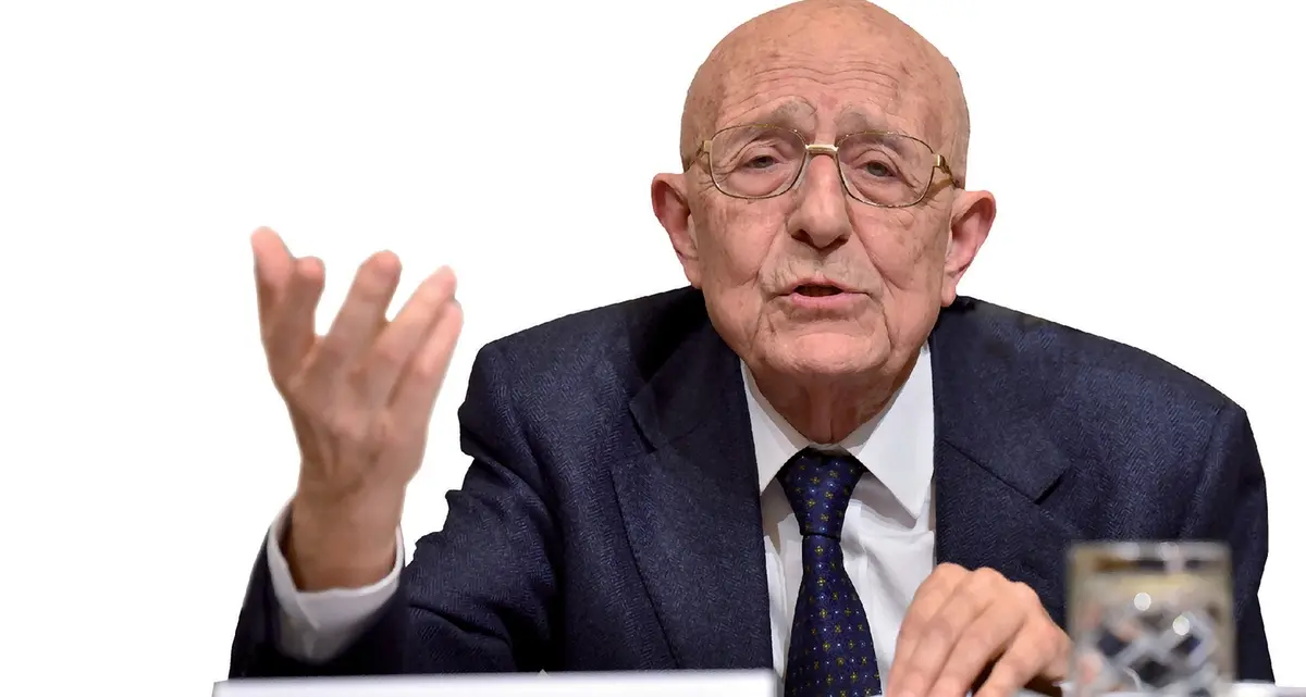 Cassese: \"La pandemia non è una guerra. I pieni poteri al governo non sono legittimi\"