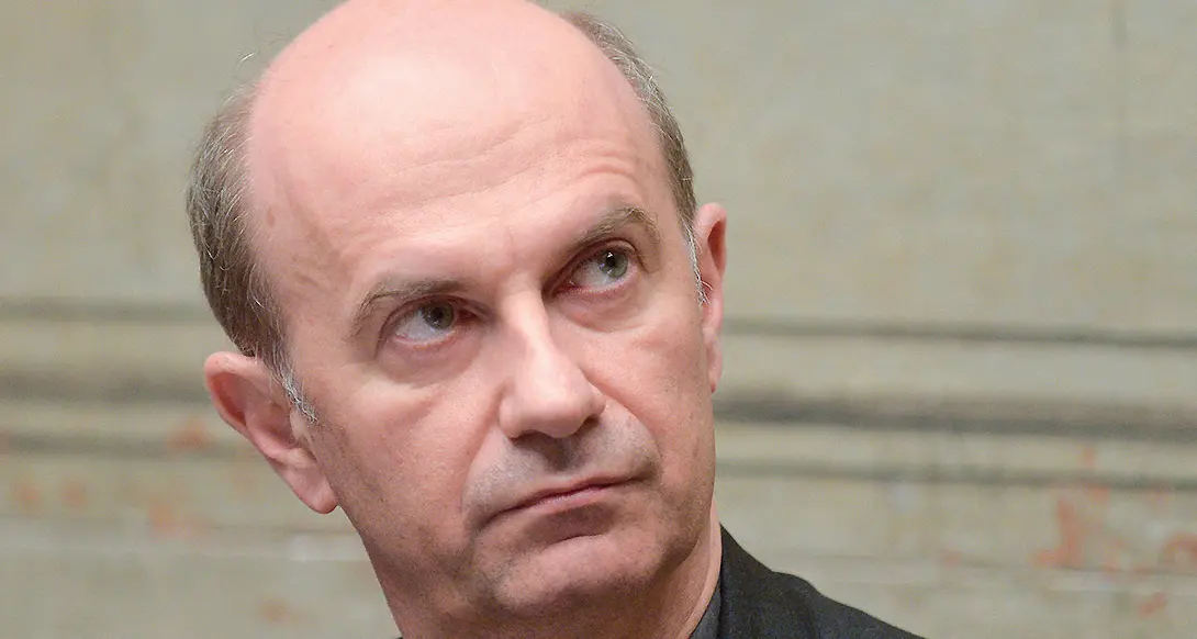 Fine vita, i medici si dividono. La Cei attacca: «Ora obiezione»