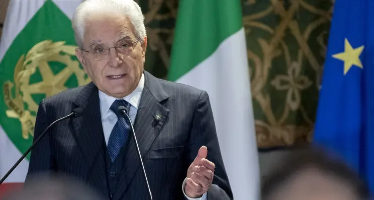 Mattarella: «Evitiamo il contagio del virus, accettiamo il contagio della solidarietà»