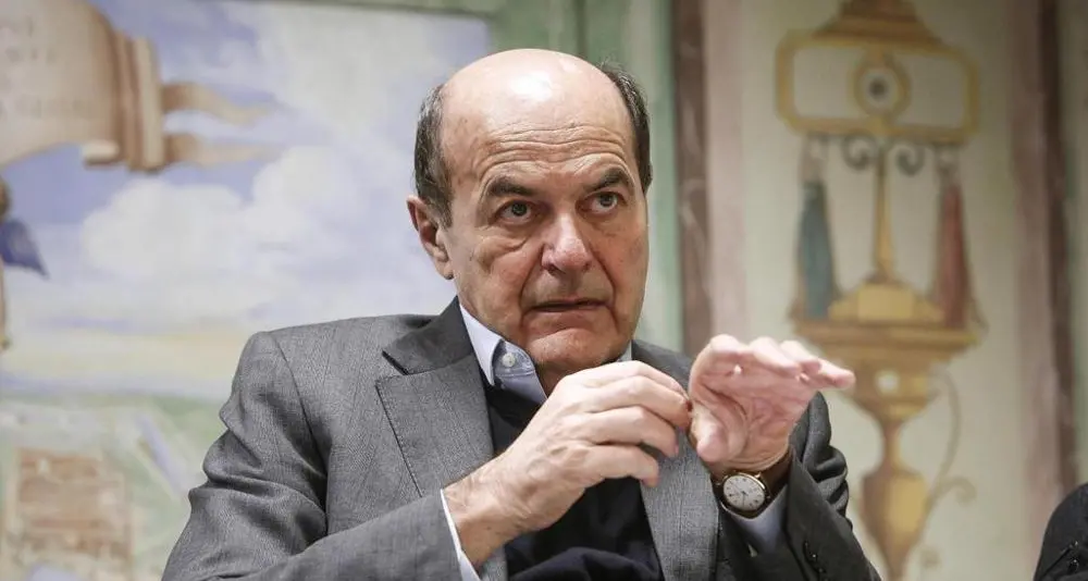 L'ultimo appello di Bersani a Renzi: \"Prima l'Italia, poi il Pd\"