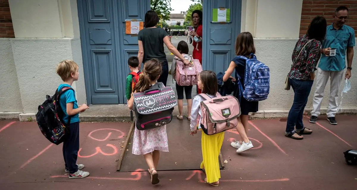 Scuola, il ministero: nessun tampone gratis ai no vax