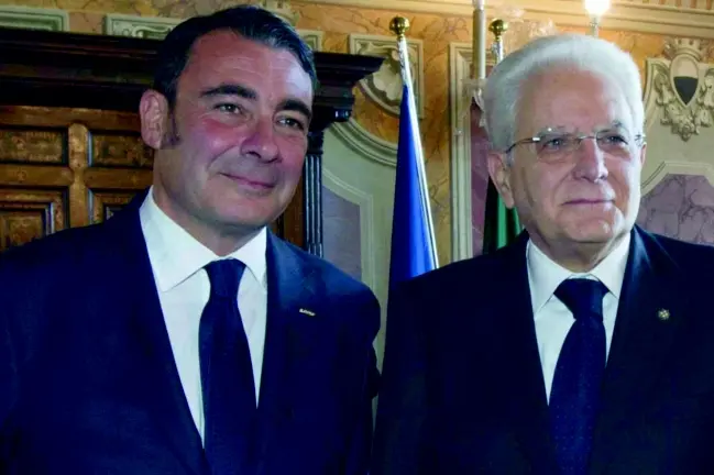 Il presidente dell\\'Anm Eugenio Albamonte con il presidente della Repubblica Sergio Mattarella al congresso dell\\'Anm iniziato ieri a Siena
