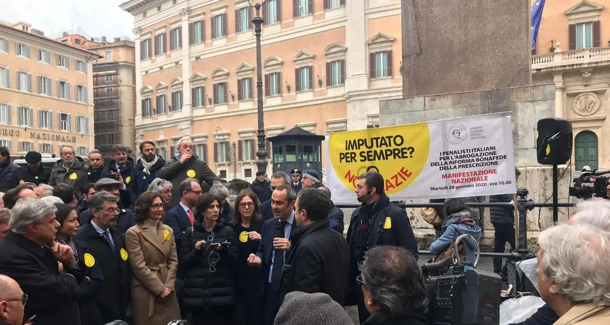 I penalisti scendono in piazza: «Questa prescrizione è una sciagura»