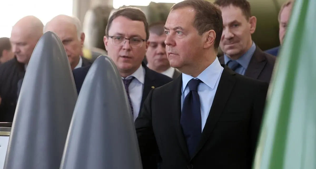 Medvedev: «Se l’Ucraina attacca, la Russia utilizzerà l’arma nucleare»