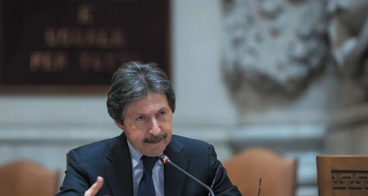 «Rivelazione di segreto d’ufficio». Indagato il pg di Cassazione Fuzio