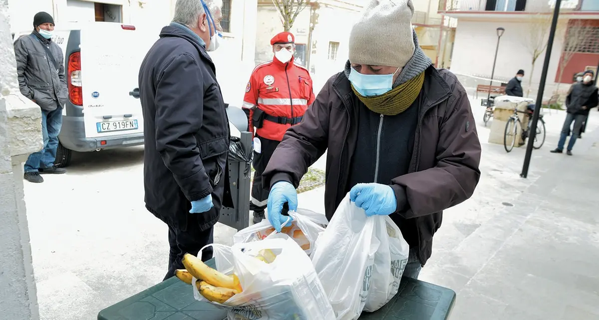 Don Marco Pagniello (Caritas): «Ci sarà un’ ondata di poveri»